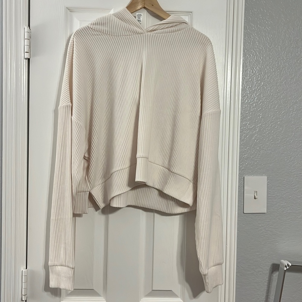 ALO Yoga Muse Hoodie - Picture 2 of 7